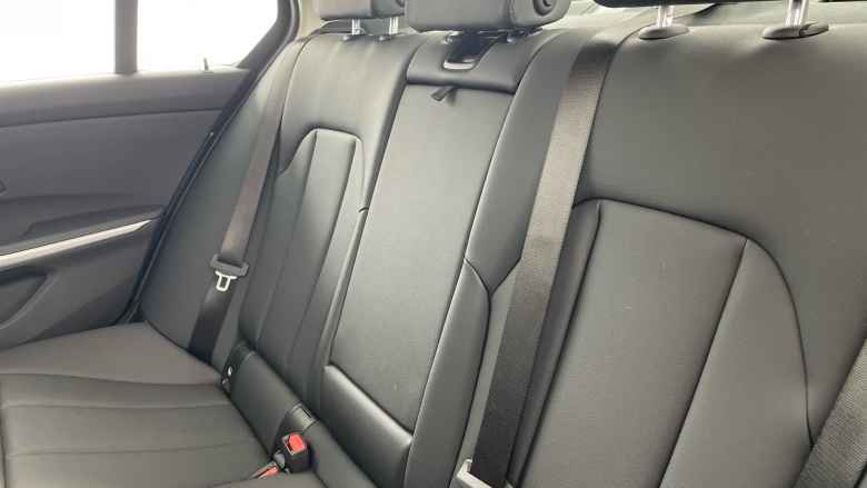 BMW 3 Series 320i SE 4dr Step Auto Petrol Saloon